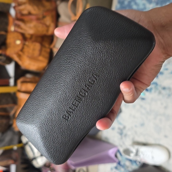 Random Sunglasses - Picture 2 of 2